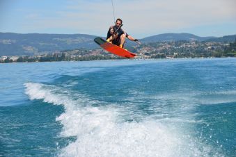 Session de 30min de WakeSurf, Ski Nautique, Wakeboard ou Foil image 4
