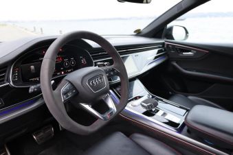 Stage de pilotage en voiture de prestige | 30 minutes image 3