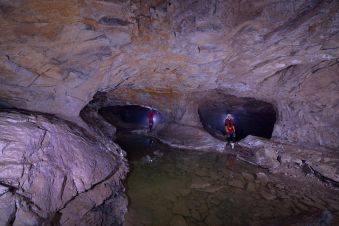 Spéléologie - Traversée des Grottes de Balme image 2