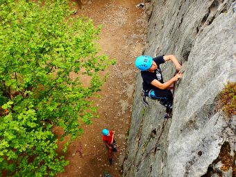 Cours Initiation Escalade en Falaise image 1
