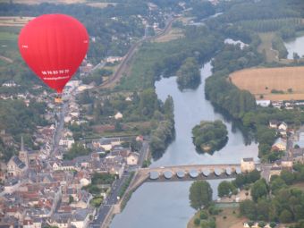 Vol en montgolfière en Val de Loire à Chenonceaux - Billets VIP 2 personnes image 4