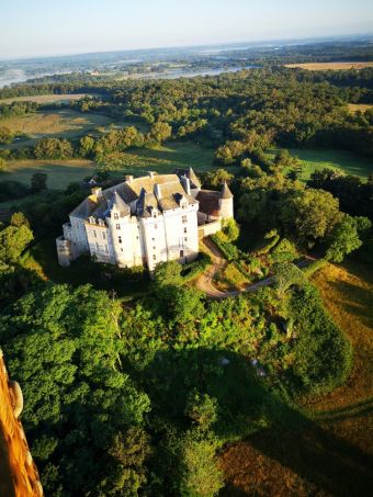 Vol en montgolfière en Anjou à Saumur ou Chinon - Billets VIP 2 personnes image 1