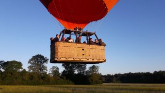 Vol en montgolfière en Val de Loire - Billet Weekend 2 personnes image 1