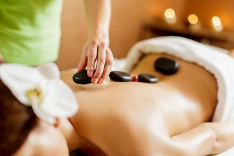 Massage aux Pierres Chaudes image 1
