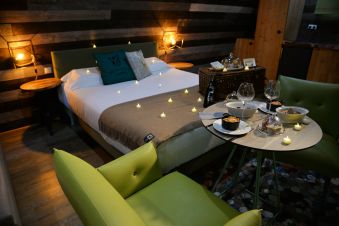 Nuitée Insolite dans le Lodge flottant Grenouilles avec son jacuzzi privé totalement isolé sur son île image 7