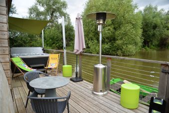 Nuitée Insolite dans le Lodge flottant Grenouilles avec son jacuzzi privé totalement isolé sur son île image 5