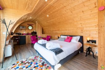 Nuitée insolite dans le Lodge flottant Les Preuses image 2