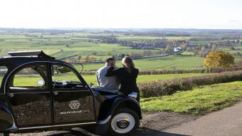 Coffret Escapade en 2CV avec Pique-Nique Gourmand image 1
