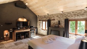 Séjour gourmand en hébergement LUXE avec jacuzzi privatif image 5