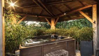 Séjour gourmand en hébergement LUXE avec jacuzzi privatif image 3