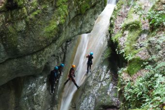 1 place pour 1 descente de canyon découverte image 2