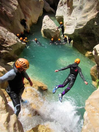 Parcours canyoning Aquatique (demi-journée) image 2