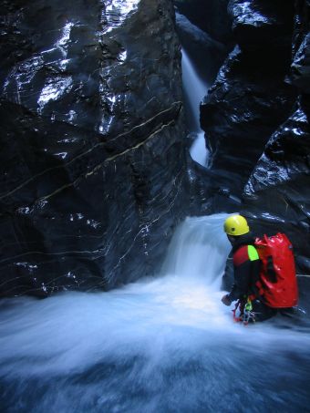 Parcours canyoning Aquatique (demi-journée) image 1