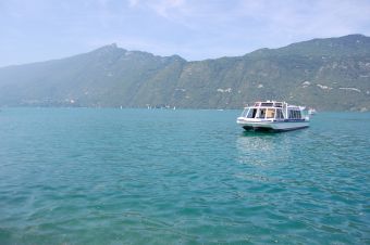 Croisière Hautecombe 1h + escale - Aix-Les-Bains image 2