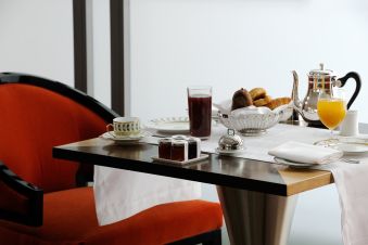 Petit déjeuner américain pour 2 personnes image 1
