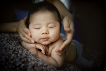 Massage Shantala (bébé) 30 min image 1