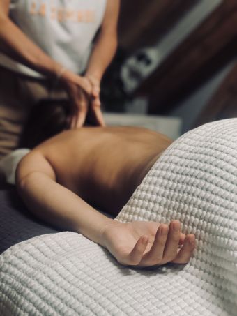 Massage "L'Indispensable" Trapèzes-Nuque-Visage-Cuir Chevelu 45 min image 3