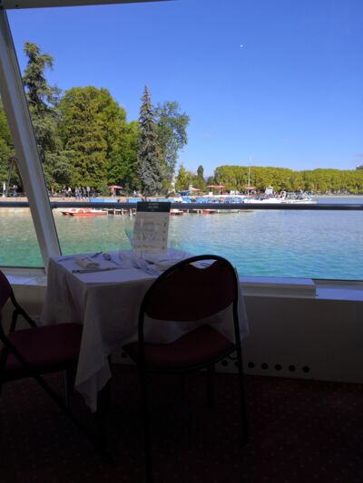Repas et tour du...