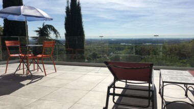SEJOUR ROMANTIQUE DANS LA SUITE "LES CEDRES"