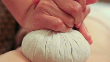 Massage bien-être aux pochons d'herbes -Nuad Prakob - Duo