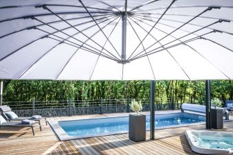 Nuit insolite au dôme avec accès privé au spa + piscine chauffée image 11