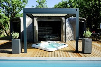 Nuit insolite au dôme avec accès privé au spa + piscine chauffée image 15