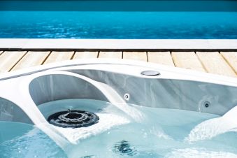 Nuit insolite au dôme avec accès privé au spa + piscine chauffée image 13