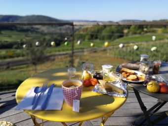 Séjour insolite en Cabane Perchée chez un paysan vigneron dans le vignoble de Château Chalon image 3