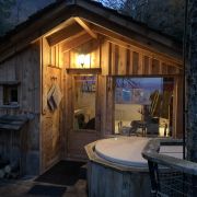Image de Nuit très agréable dans la cabane perchée